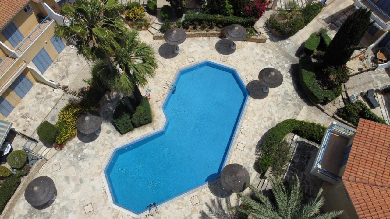 Regina Gardens Lovely Apartment 파포스 외부 사진