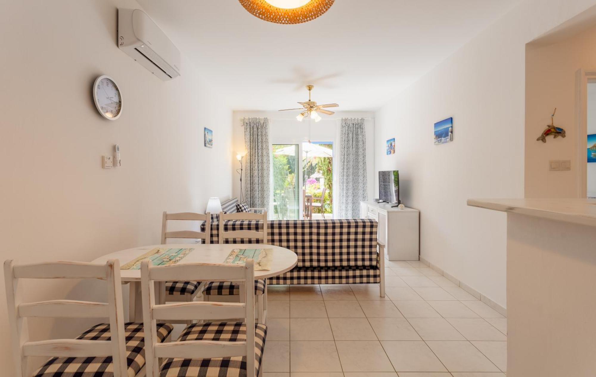 Regina Gardens Lovely Apartment 파포스 외부 사진