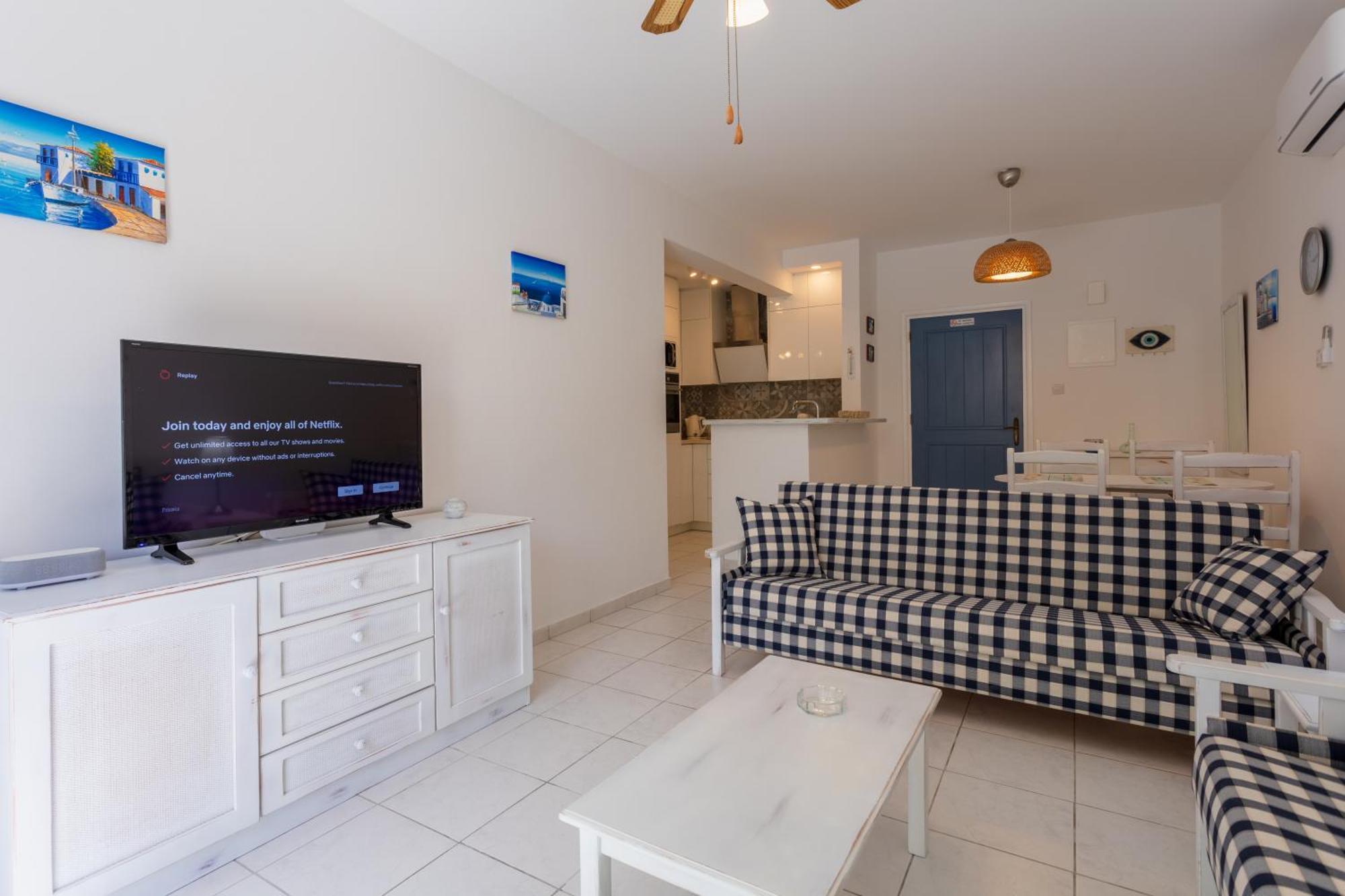 Regina Gardens Lovely Apartment 파포스 외부 사진