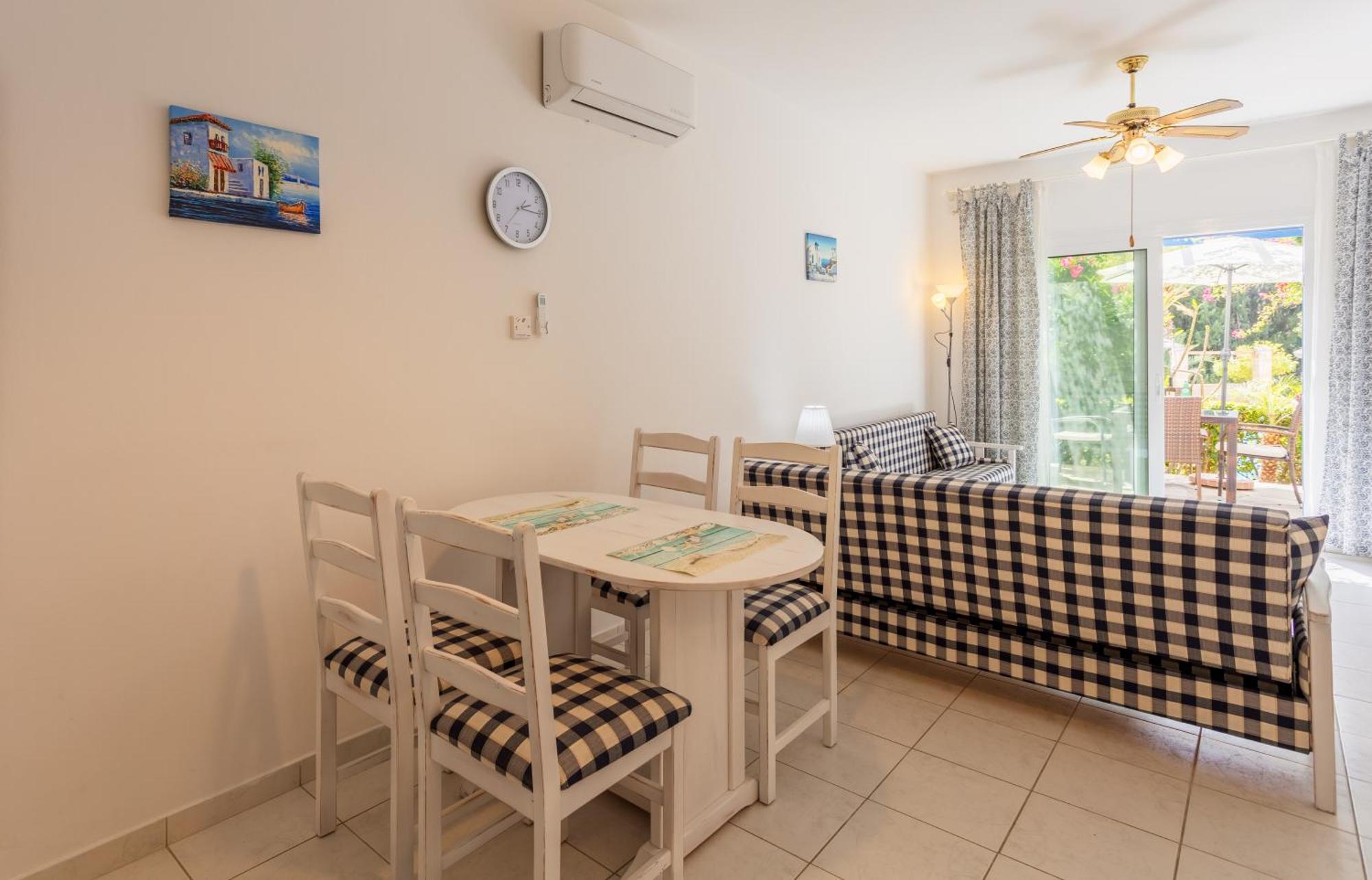 Regina Gardens Lovely Apartment 파포스 외부 사진