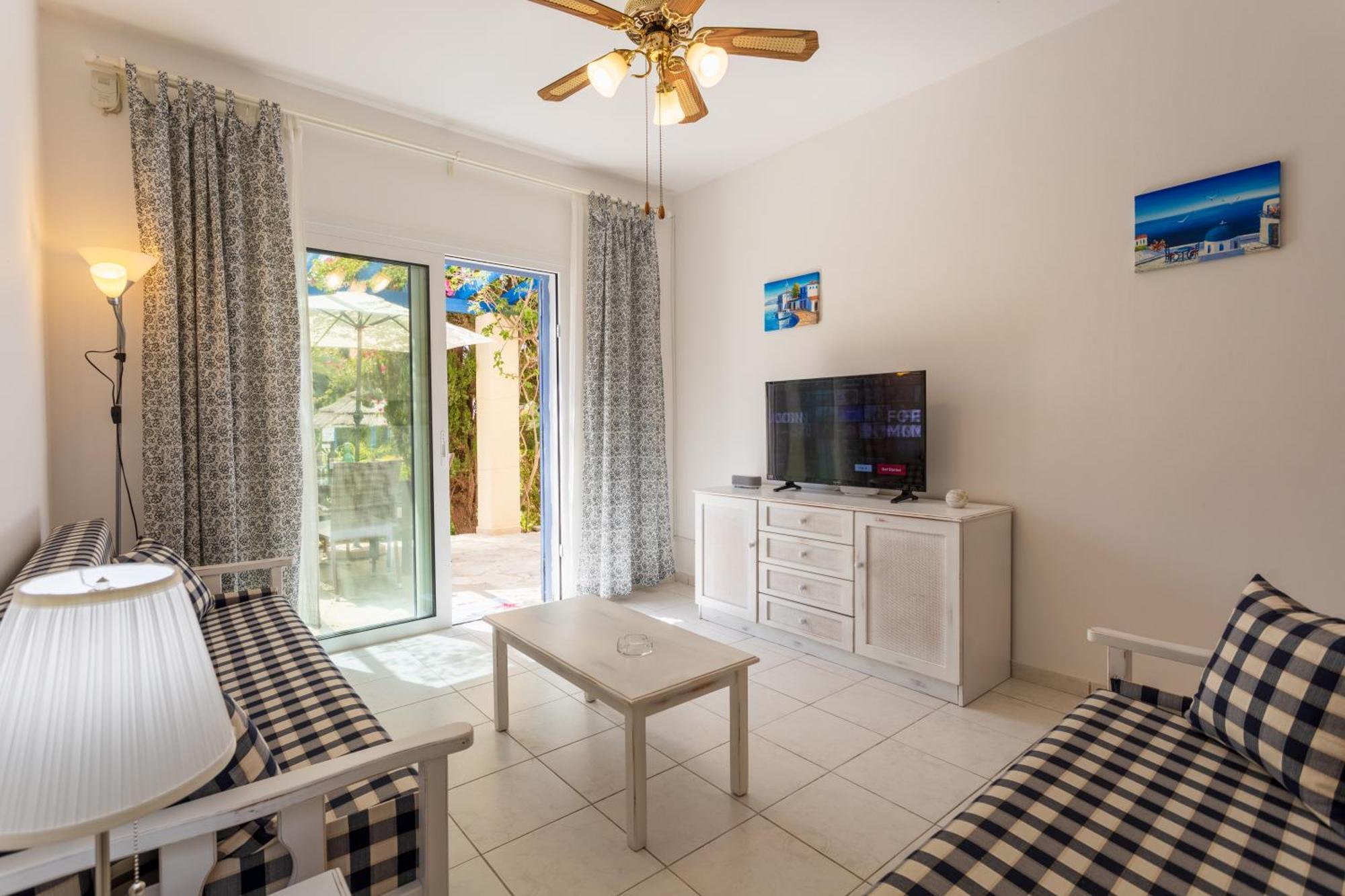 Regina Gardens Lovely Apartment 파포스 외부 사진